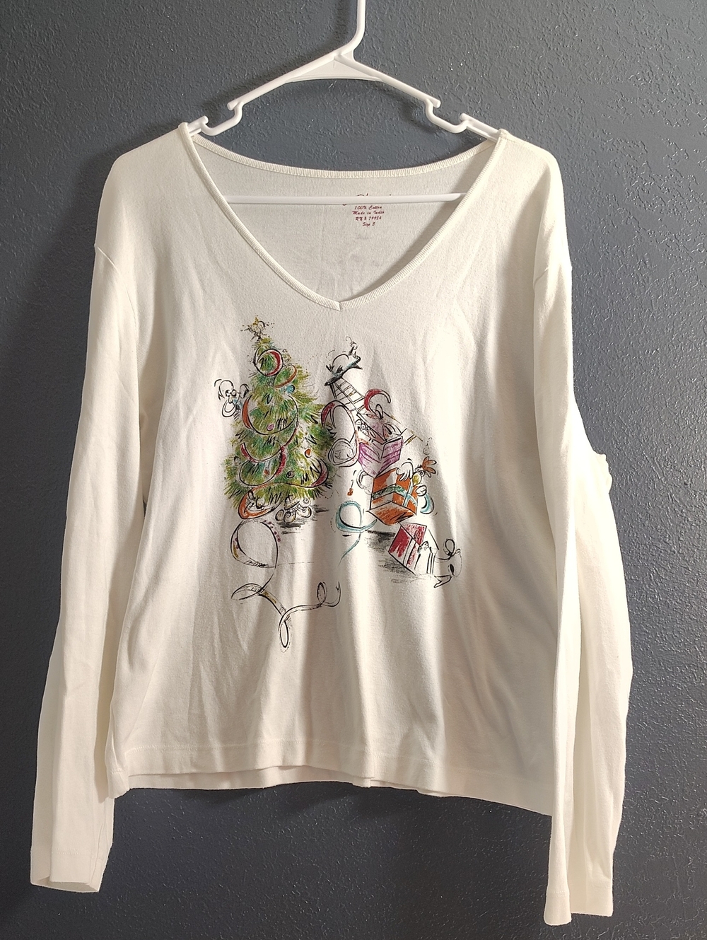 Chico's Cream V-Neck Holiday Tree Graphic Long Sleeve Top Size Chicos 3- (XL)
